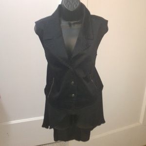 Disney Alice Through the looking Glass vest XL